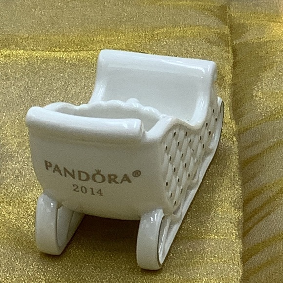 2014 Pandora Sled Christmas Ornament - Picture 5 of 8